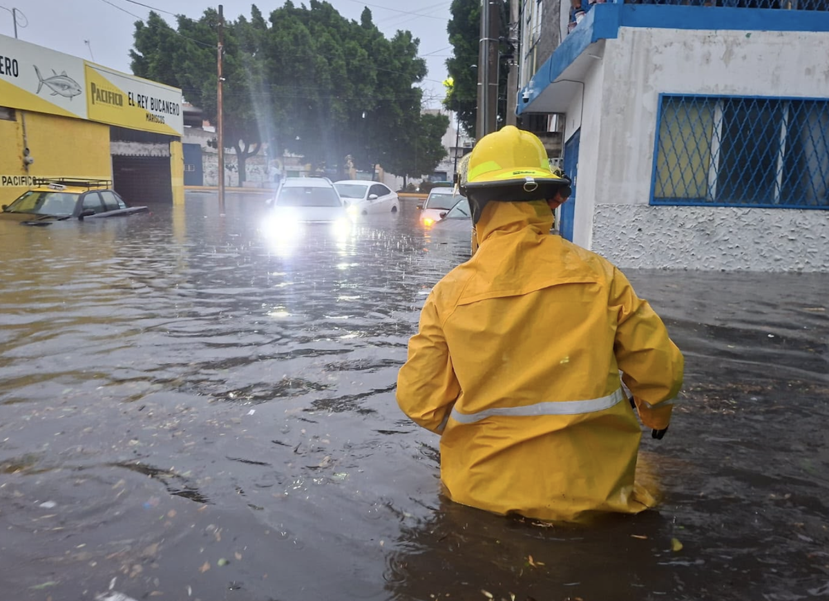 Protección Civil atiende afectaciones por lluvias en zona metropolitana